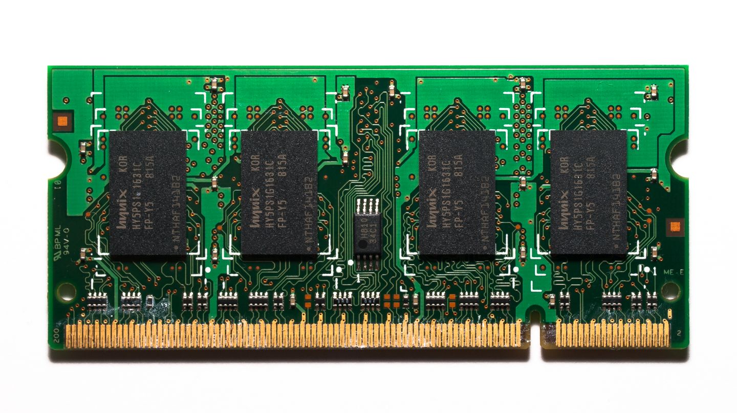 Module mémoire et circuits électroniques, illustration de la RAM utilisée pendant une conversation IA